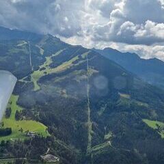 Flugwegposition um 10:54:00: Aufgenommen in der Nähe von Gemeinde Haus, Österreich in 1367 Meter